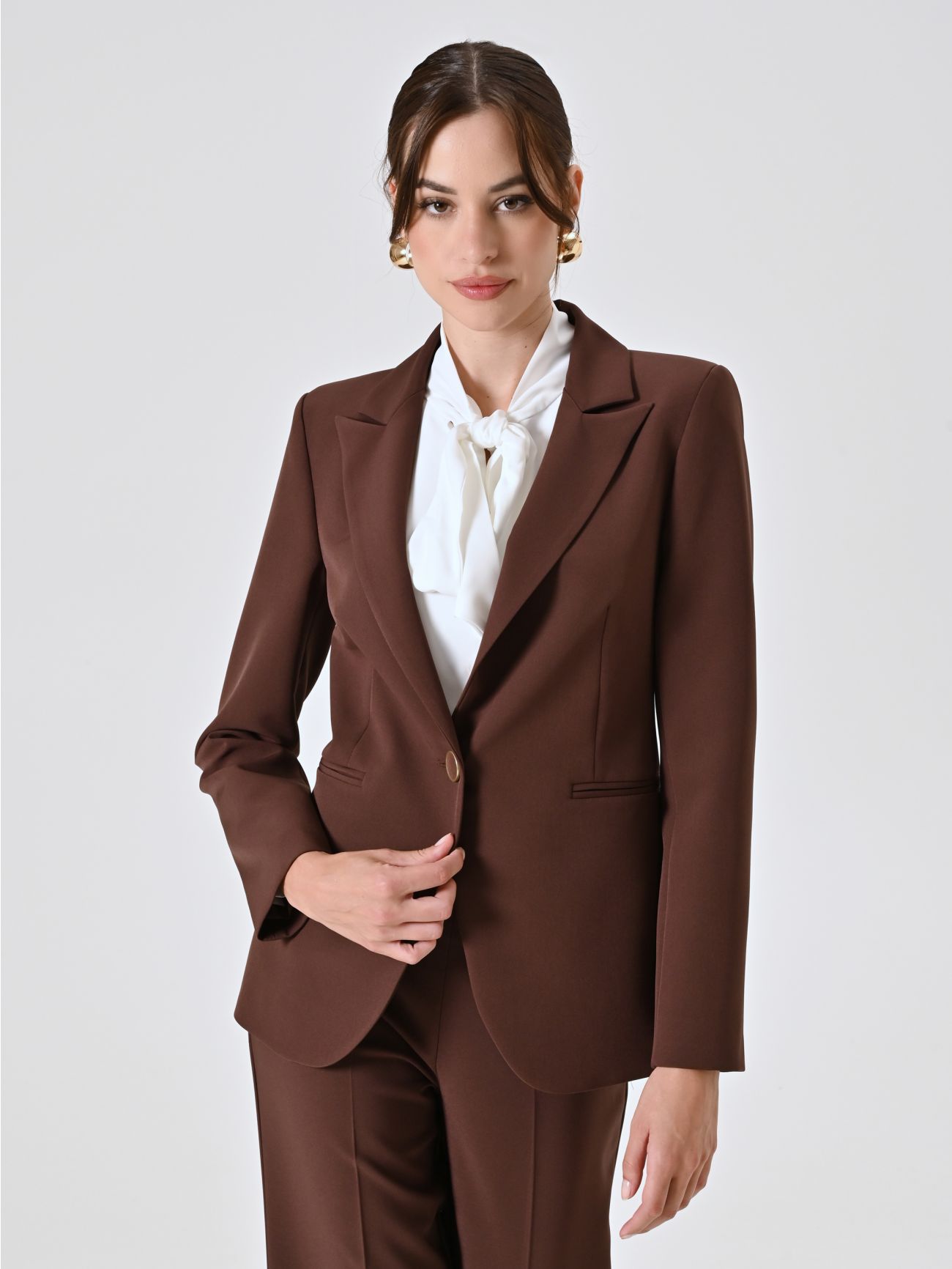 Einreihige Jacke aus technischem Gewebe in Braun in_i7