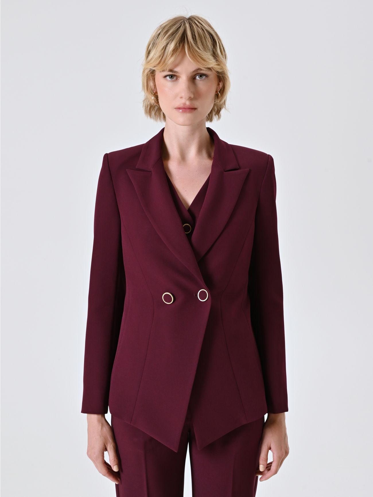 Veste croisée bordeaux en tissu technique det_2