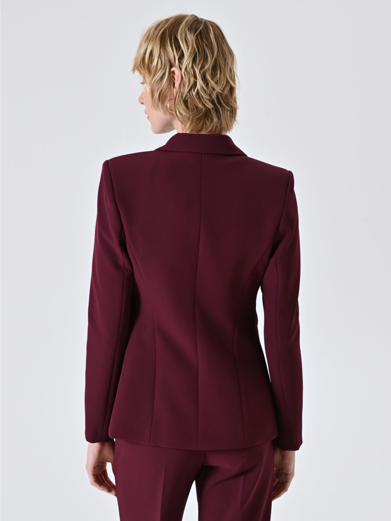 Veste croisée bordeaux en tissu technique det_3