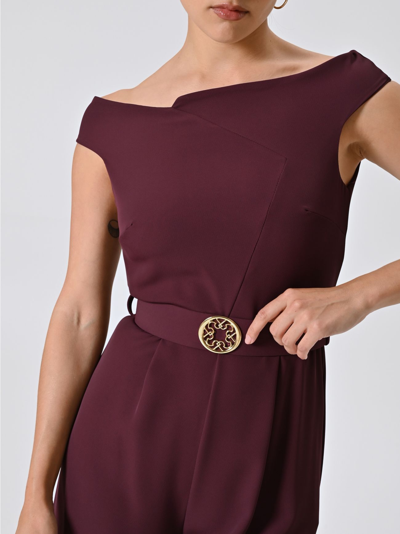 Tuta Bordeaux con Scollo Drappeggiato in_i5