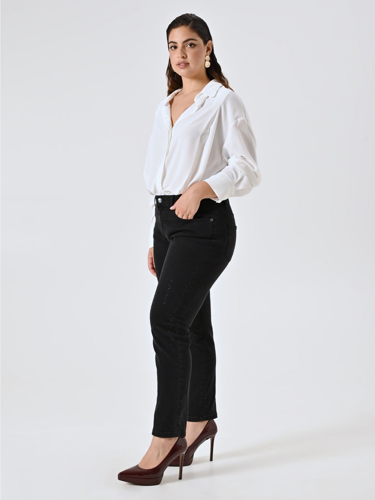 Curvy Black Rhinestone Jeans in_i7