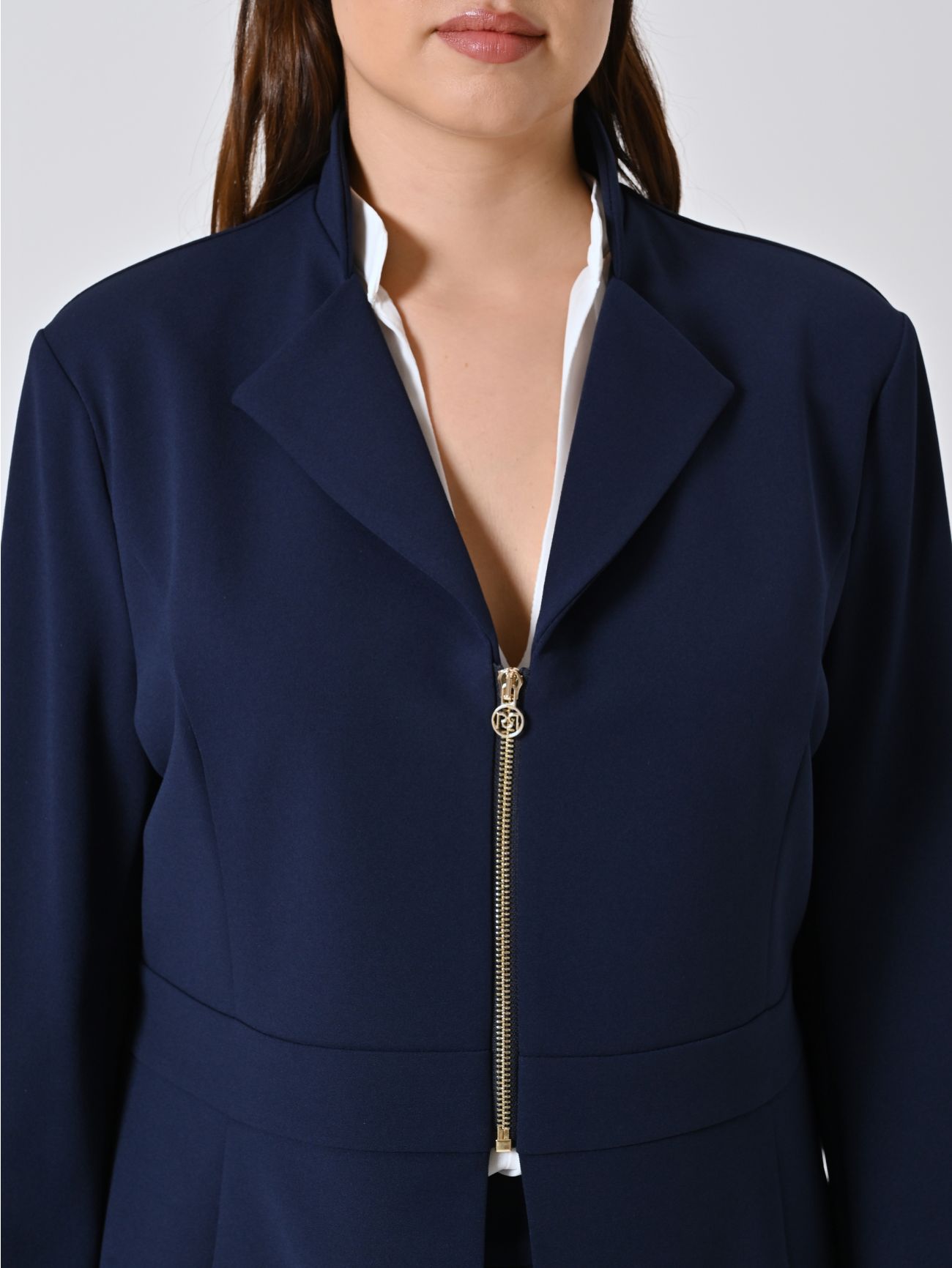Veste curvy bleue avec fermeture éclair en néoprène in_i5