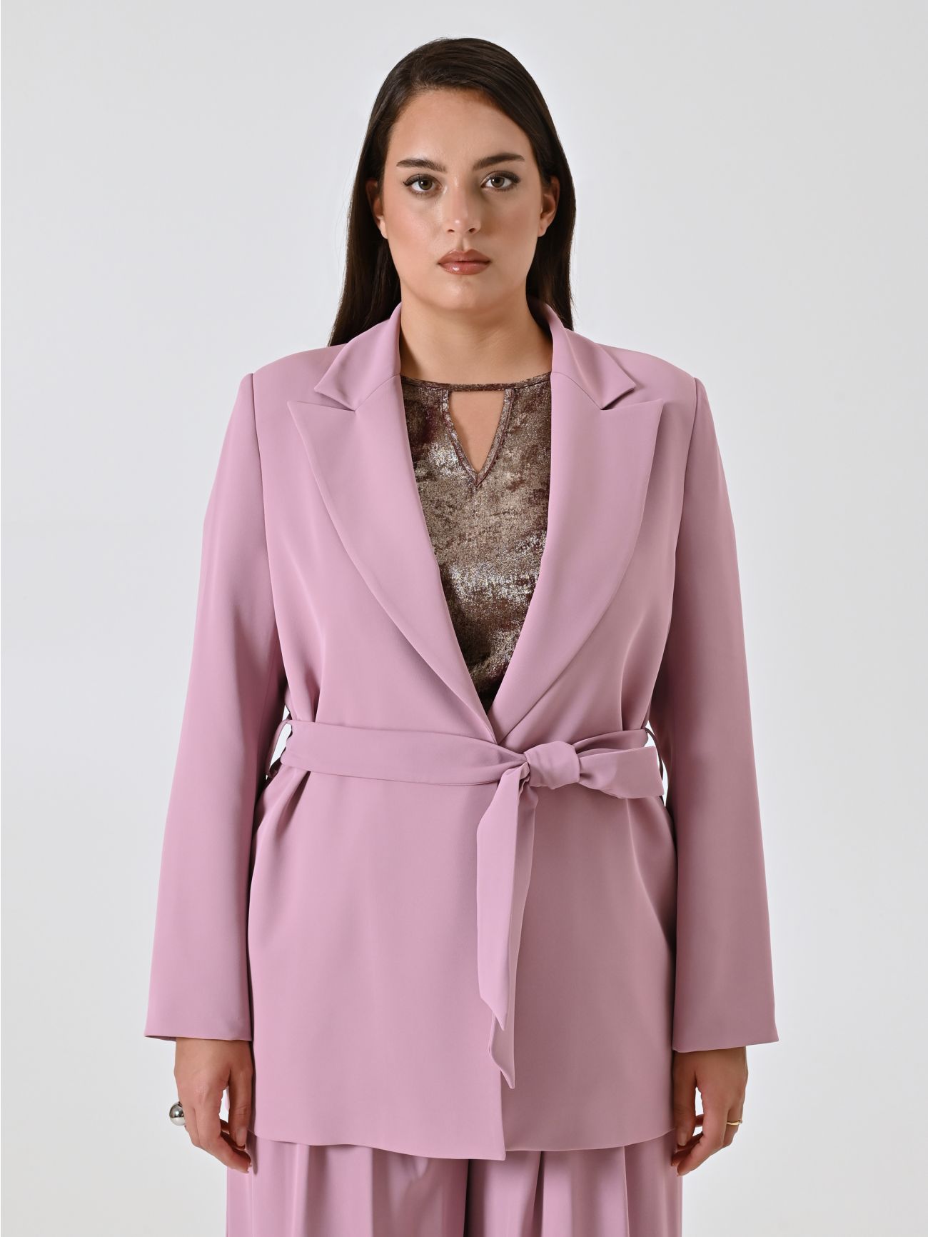 Chaqueta curvy tipo bata en cady malva det_2