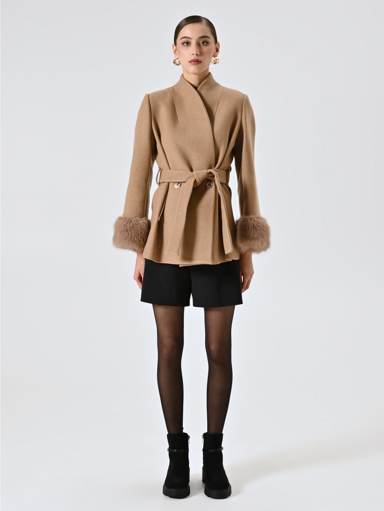 Cappotto Corto Cammello con Inserti effetto Pelliccia det_1