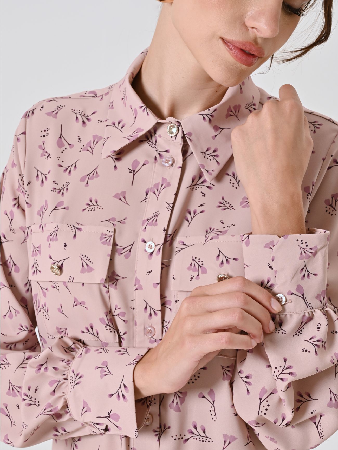 Floral Print Shirt in Pink and Burgundy in_i5