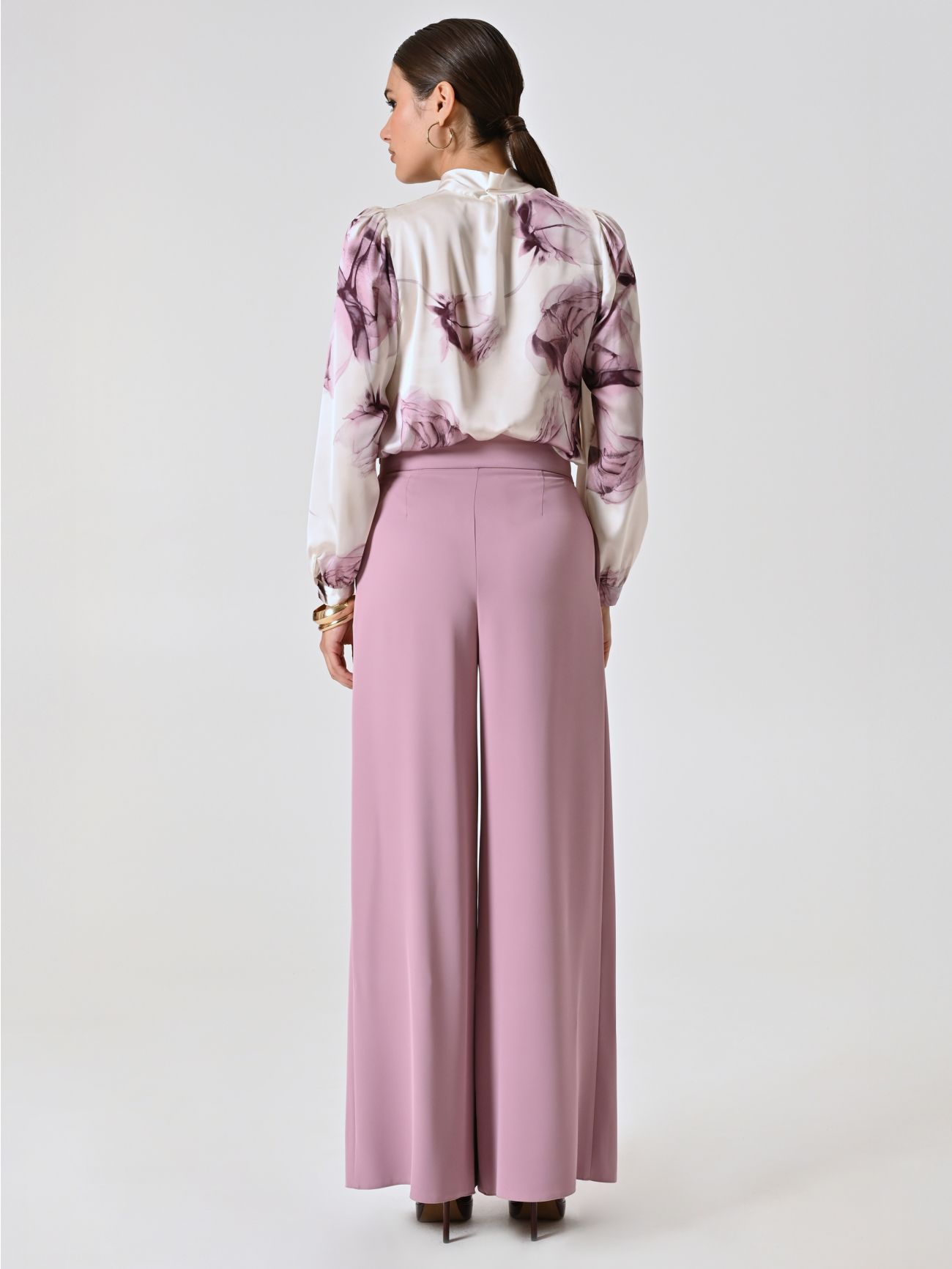 Pantalón amplio malva con pinzas det_3