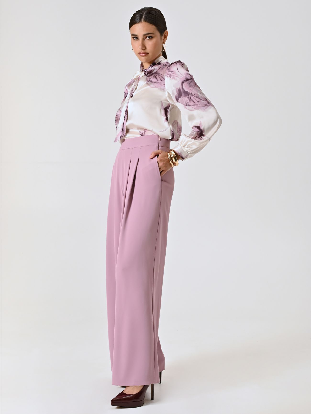 Pantalón amplio malva con pinzas in_i7