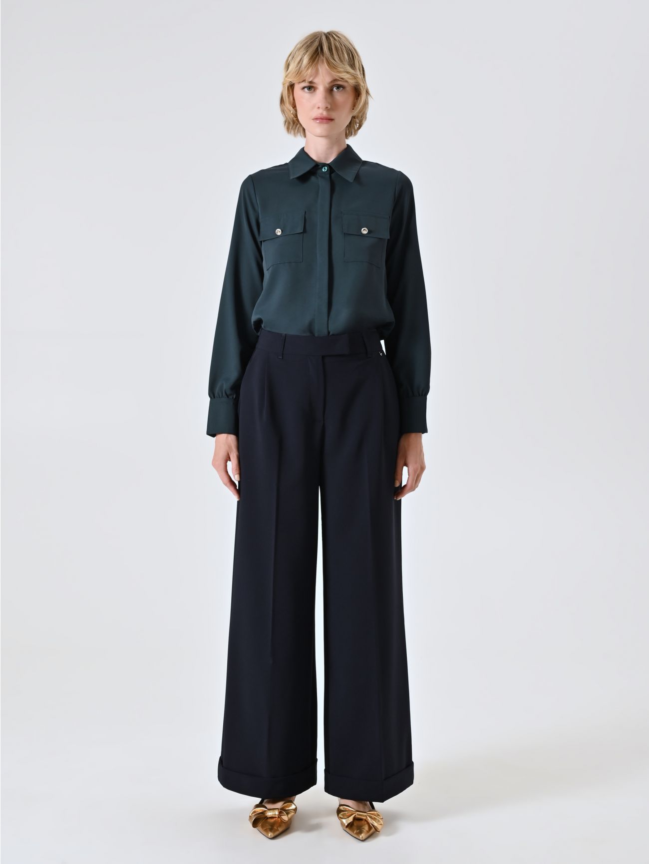 Pantalon bleu à pinces det_1