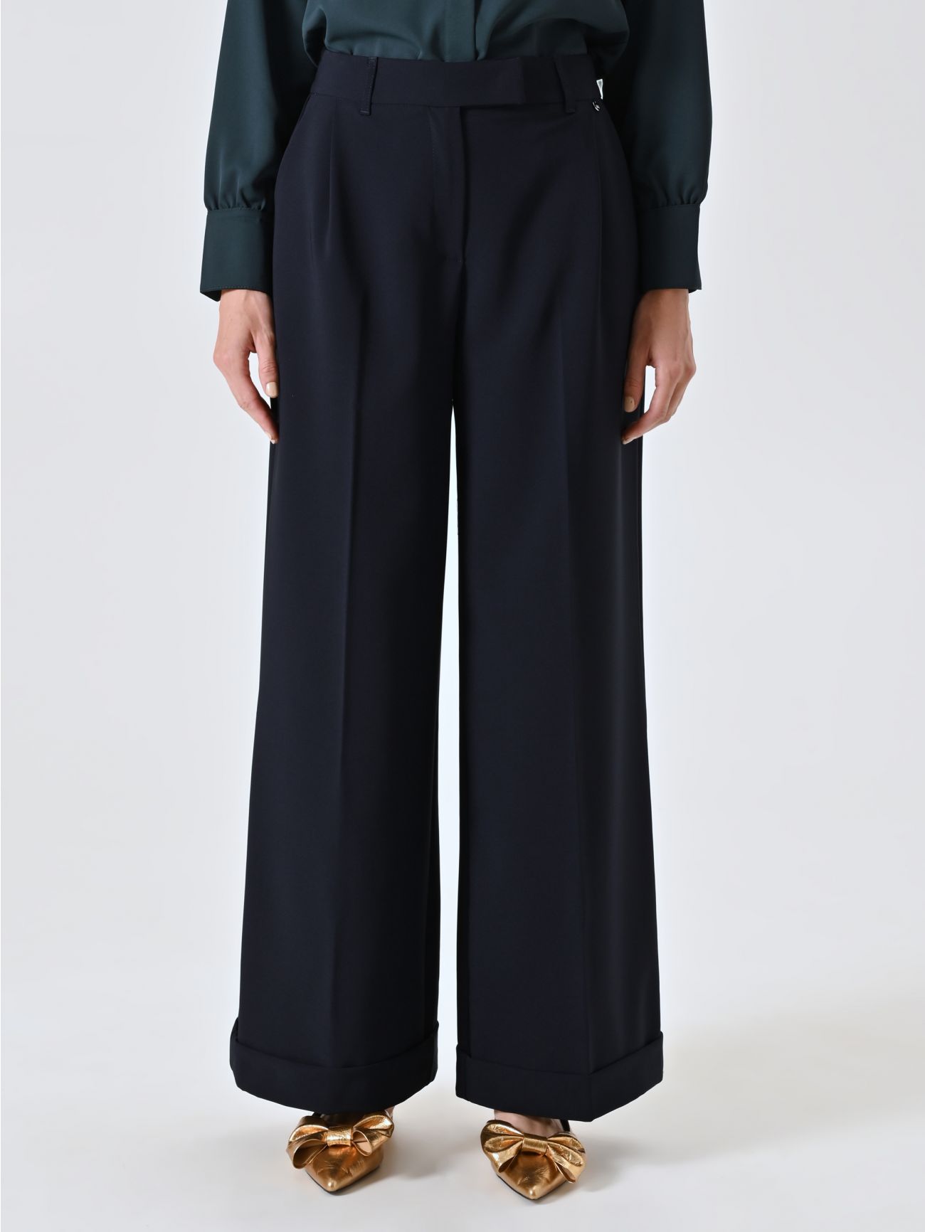 Pantalon bleu à pinces det_2