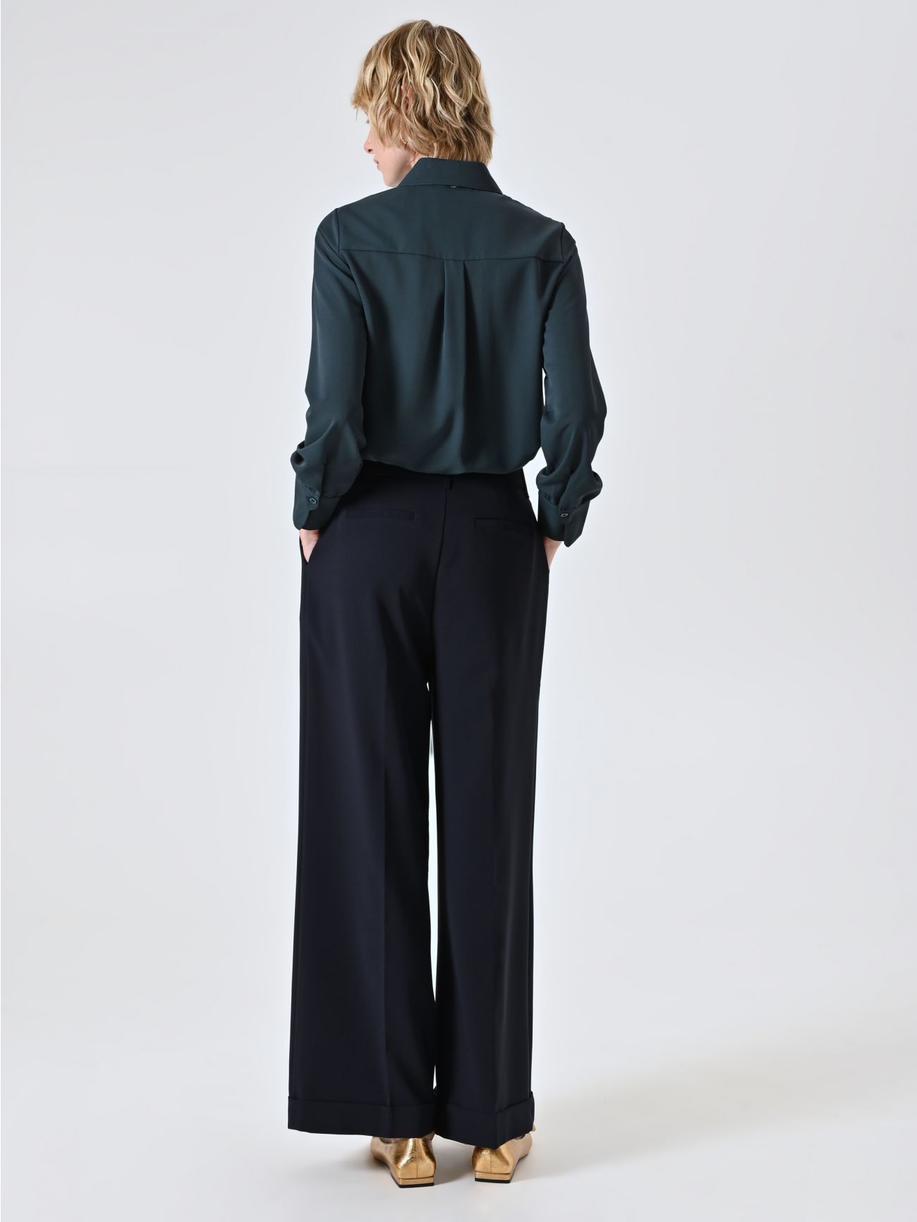 Pantaloni Blu con Pinces det_3