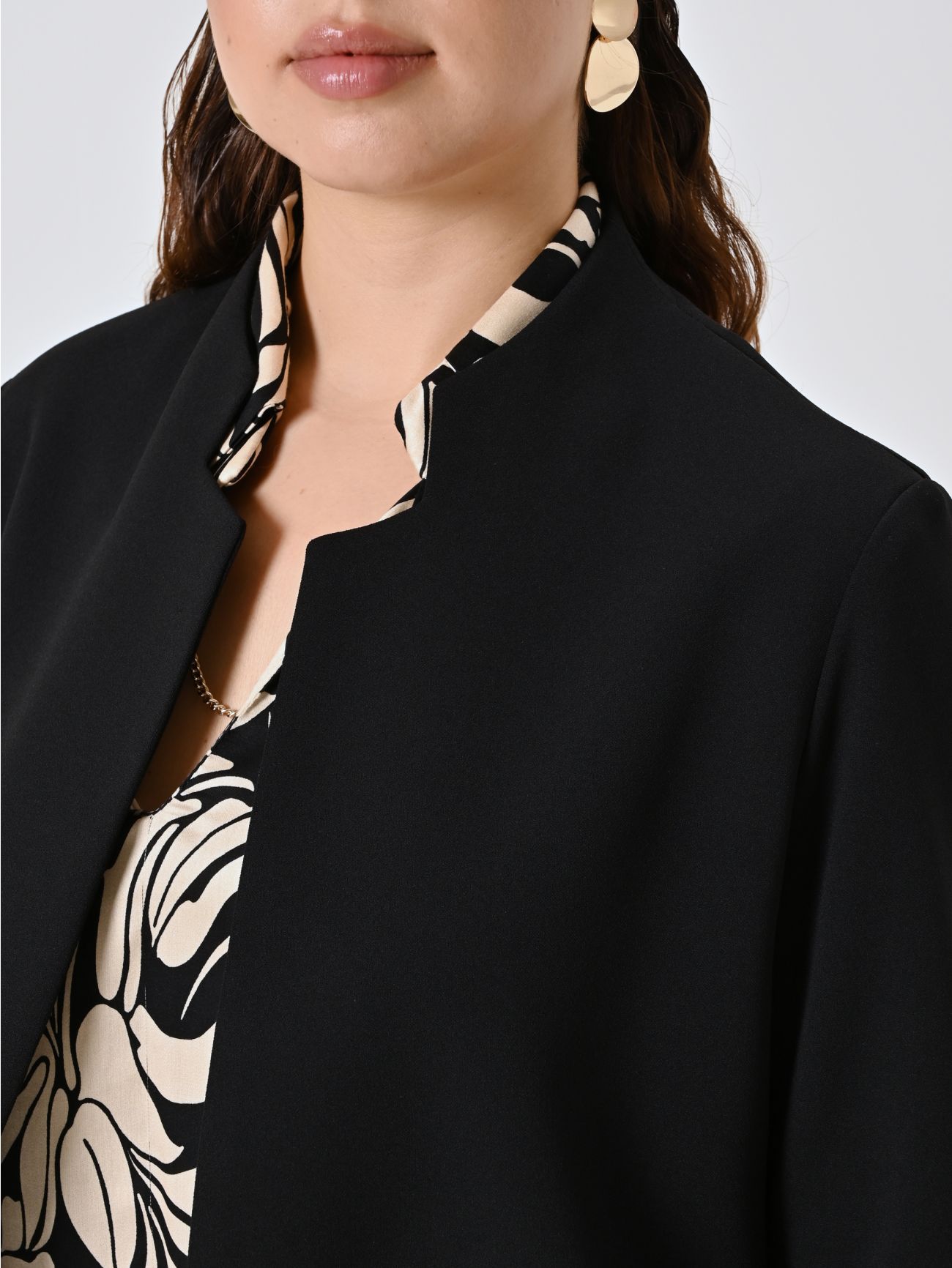 Curvy Black Open Jacket in_i5