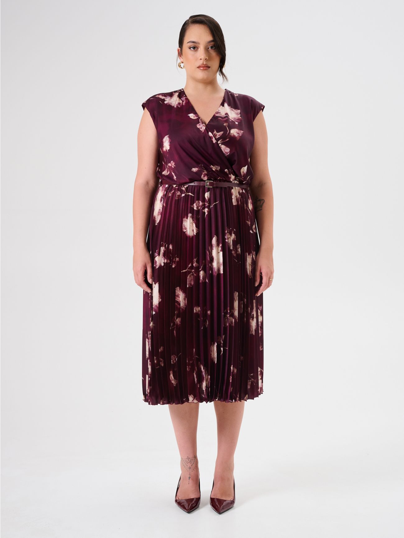 Vestido plisado curvy con estampado floral det_1