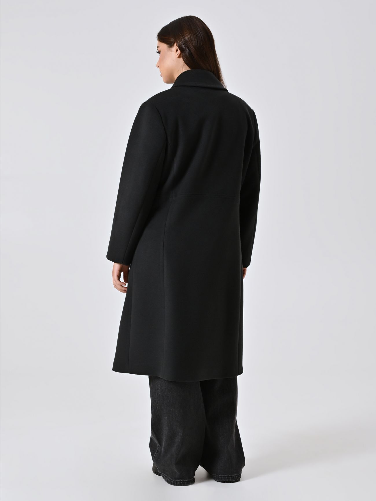 Cappotto Curvy Nero in Velour det_3