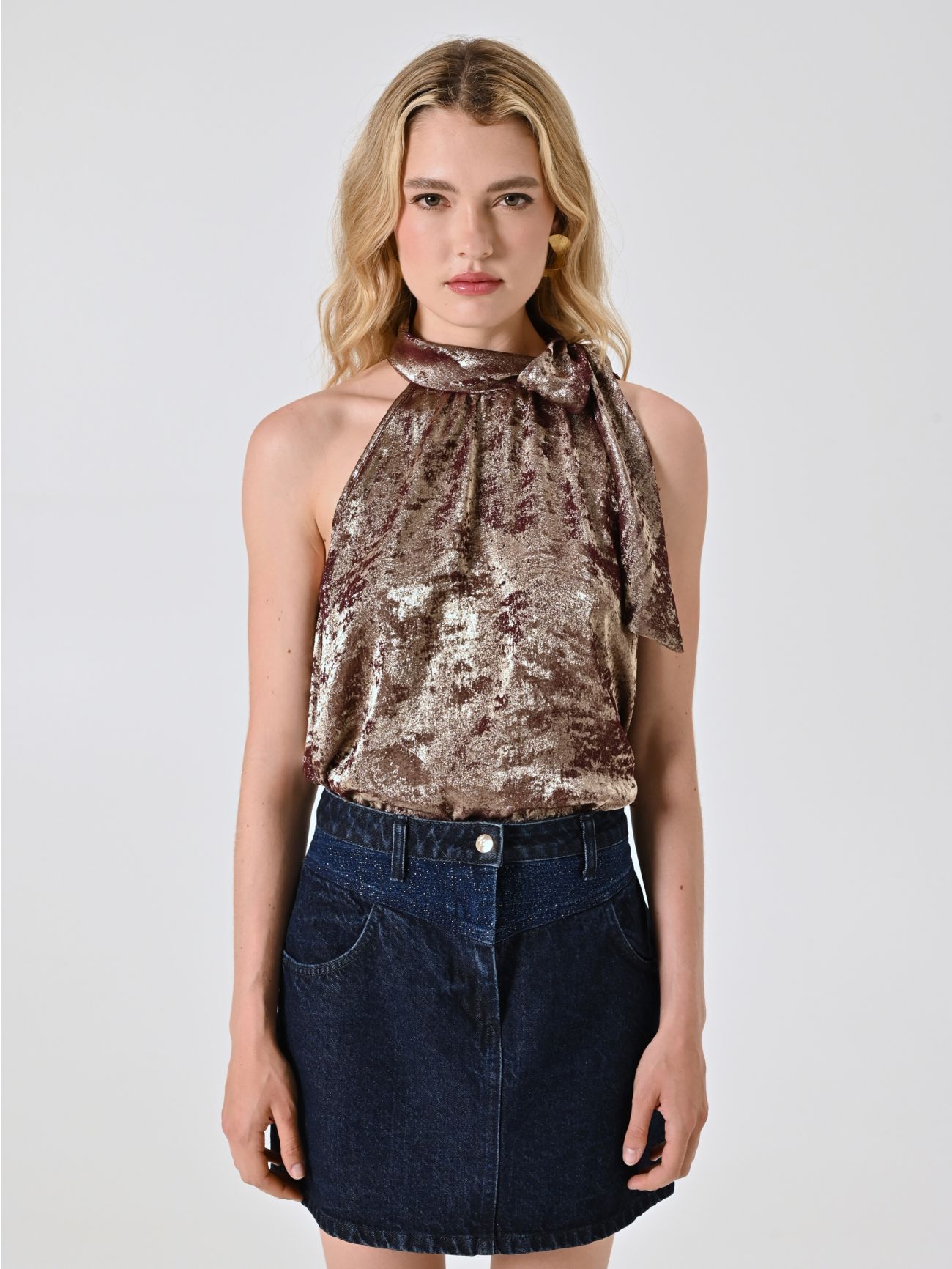 Top halter bordeaux à nœud det_2