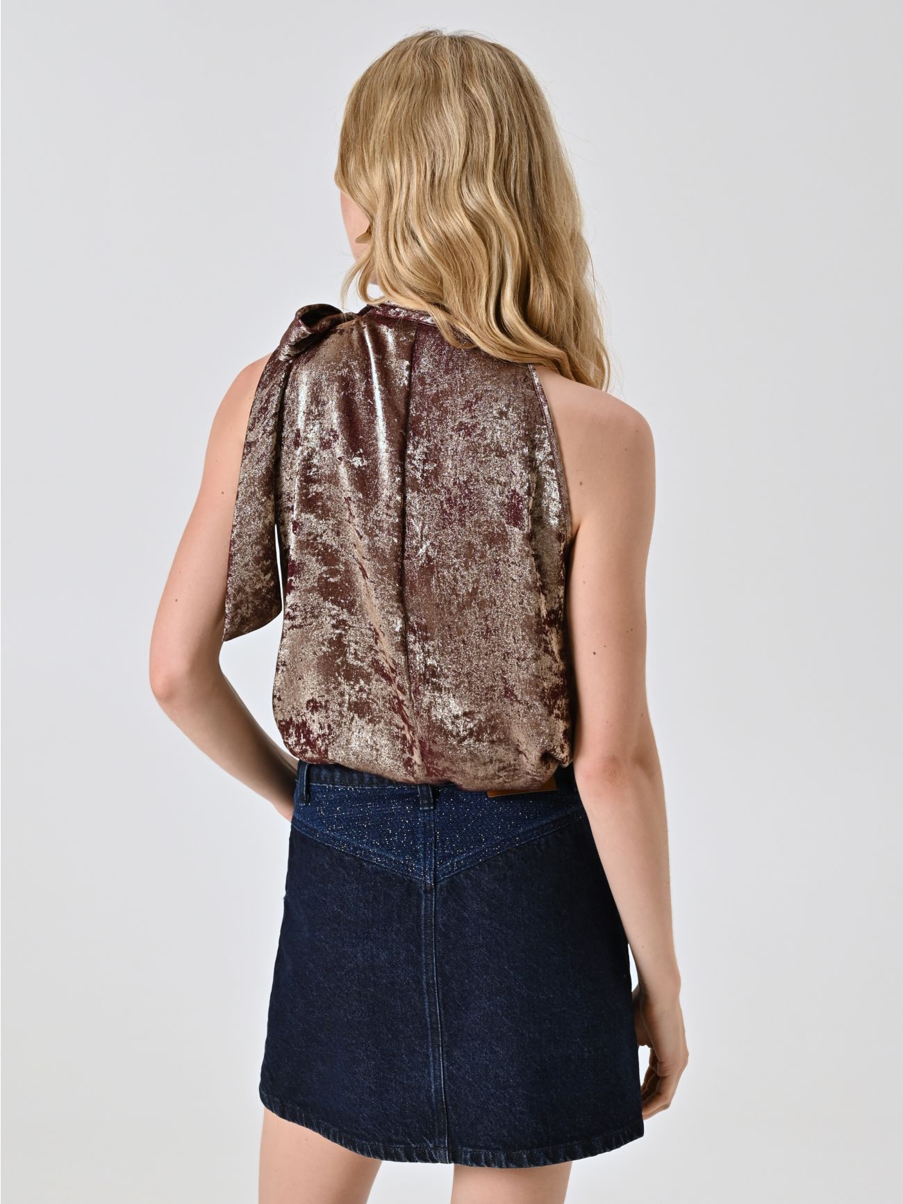 Top halter bordeaux à nœud det_3