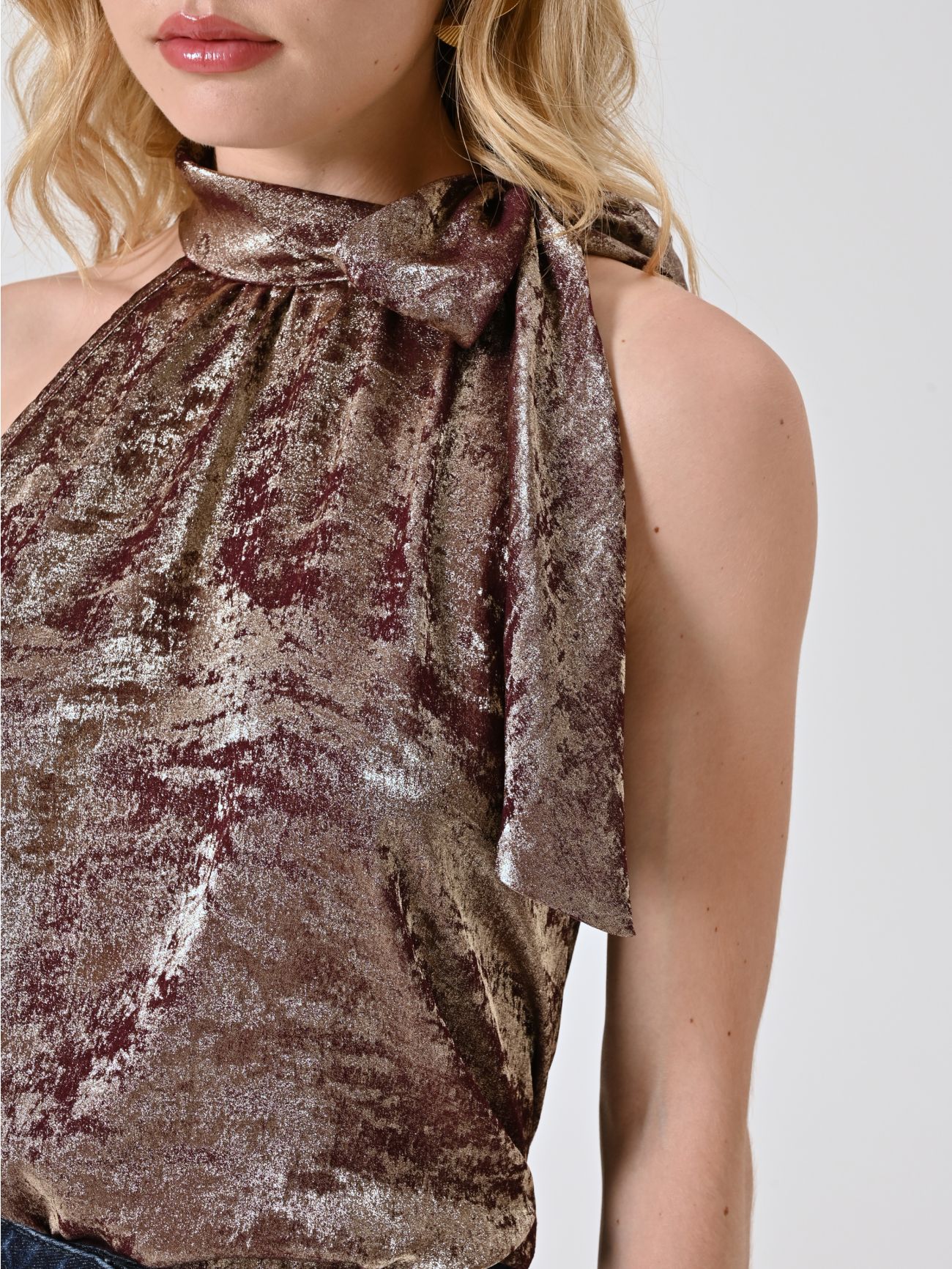 Top halter bordeaux à nœud in_i5