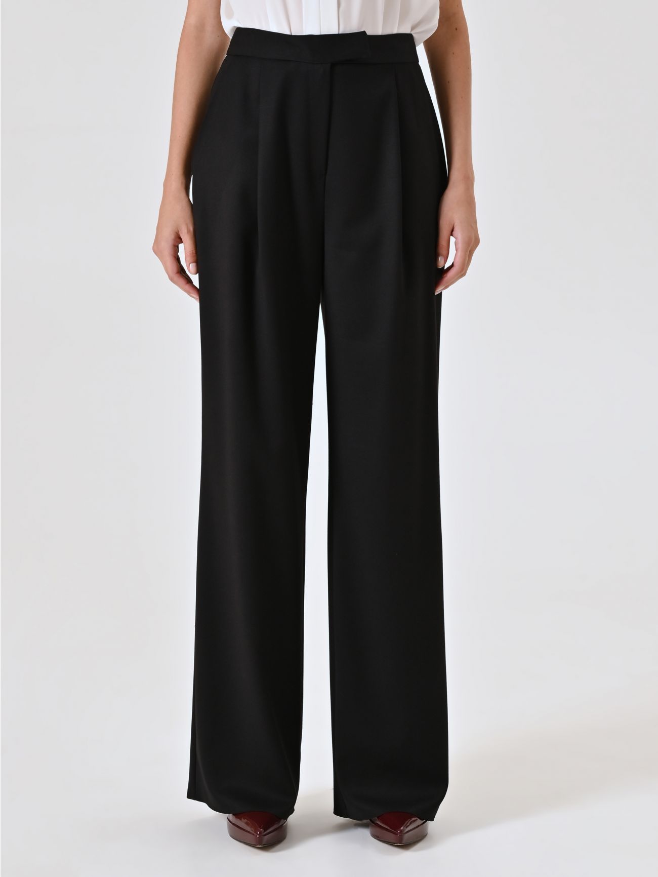 Black Tailored Trousers with Pleats det_2