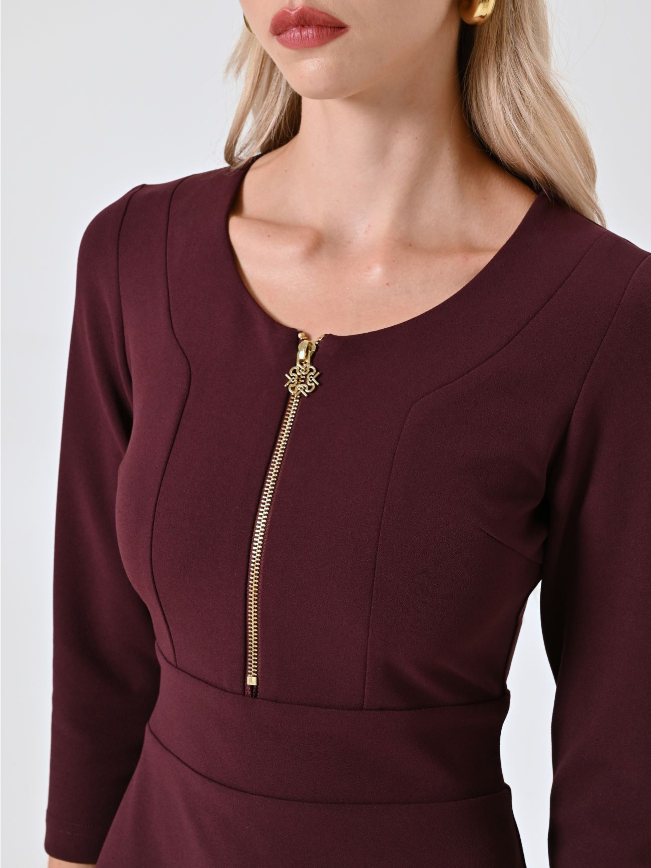 Kleid in Bordeaux mit Reißverschluss aus Scuba-Handkreppstoff in_i5