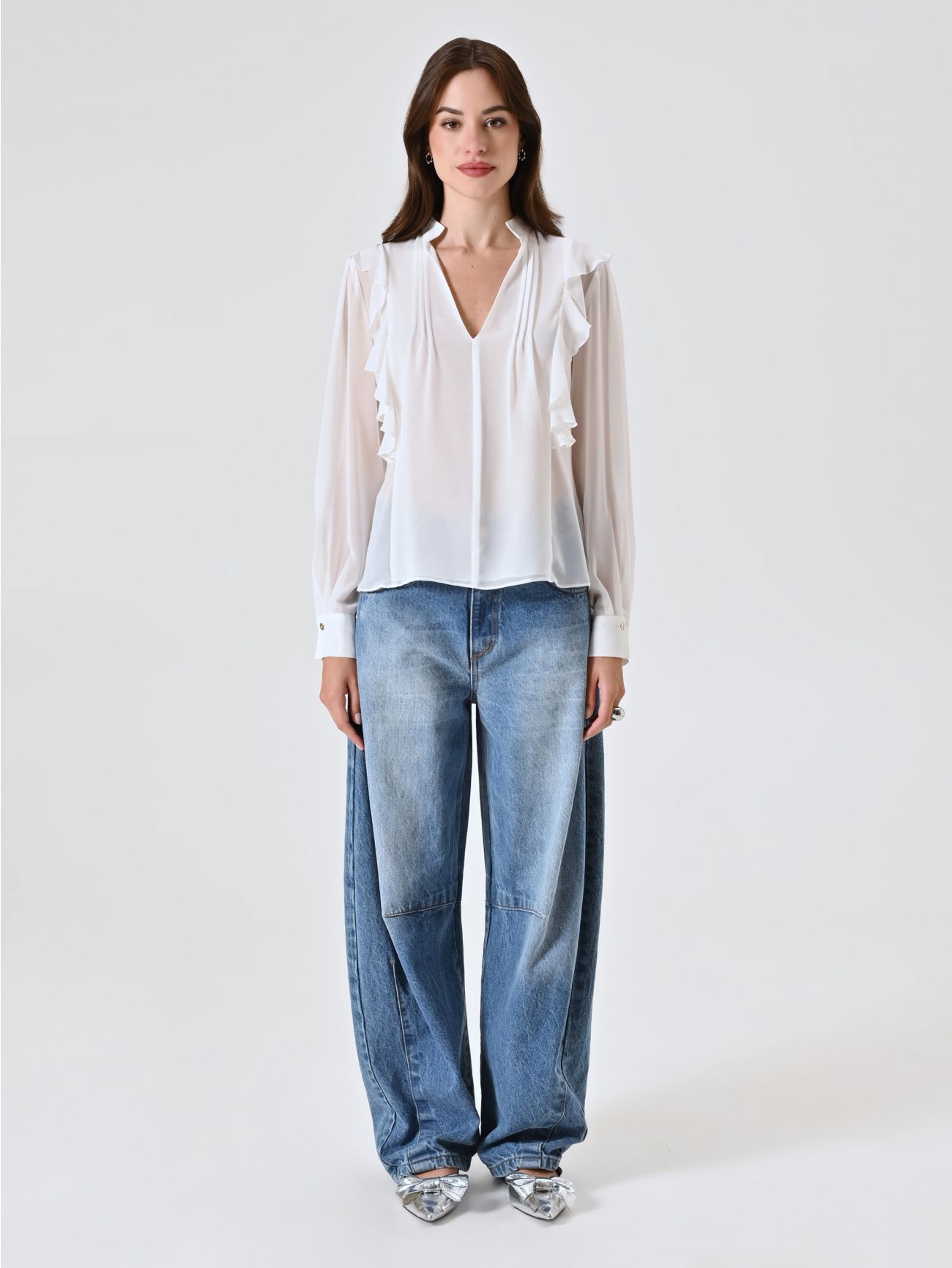 White Blouse with Ruffles and Gold Chain det_1