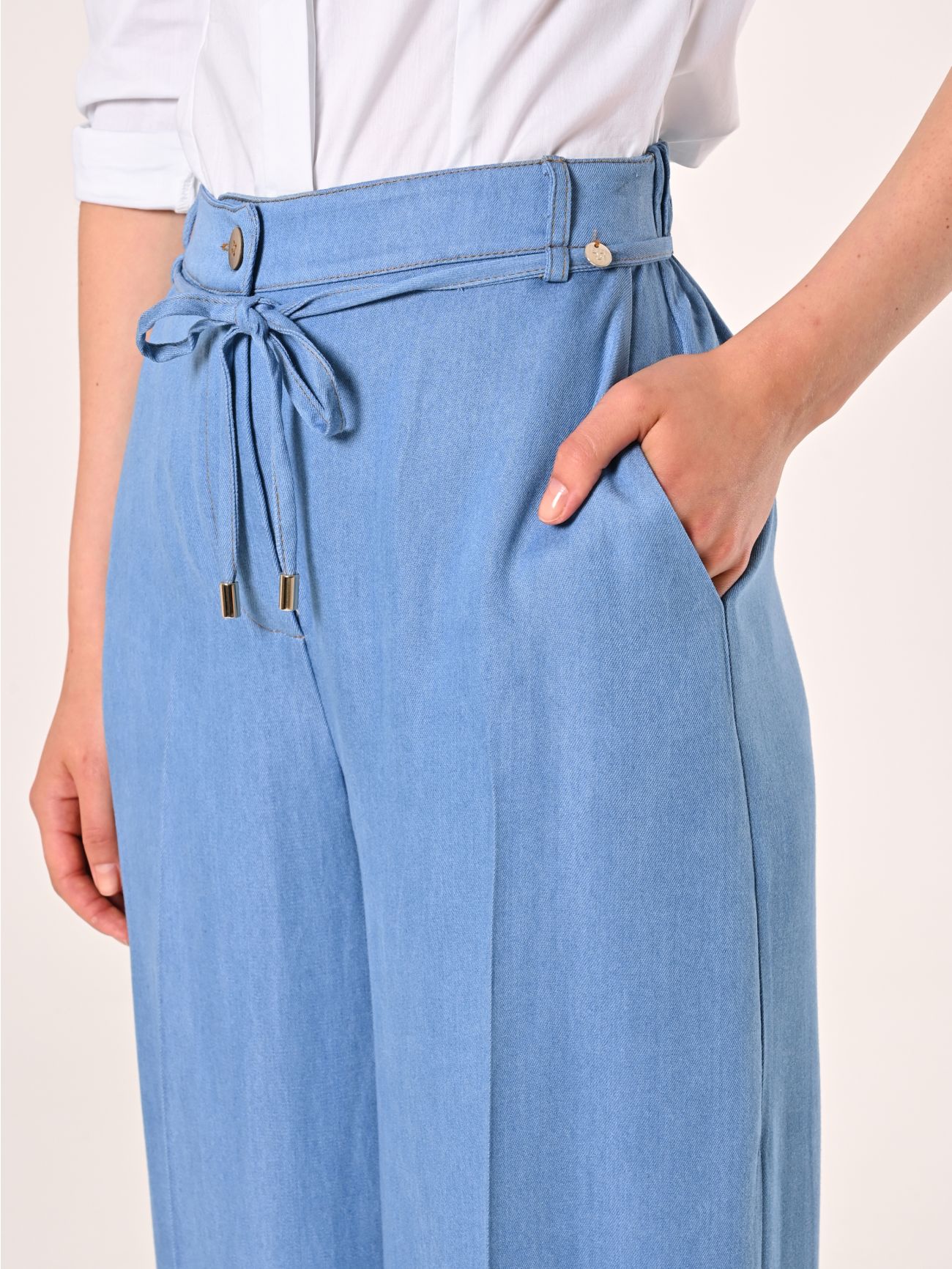Weite Hose aus Chambray in_i5