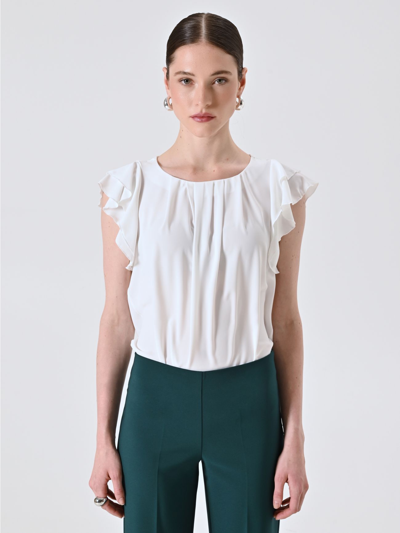 White Top with Cap Sleeves det_2