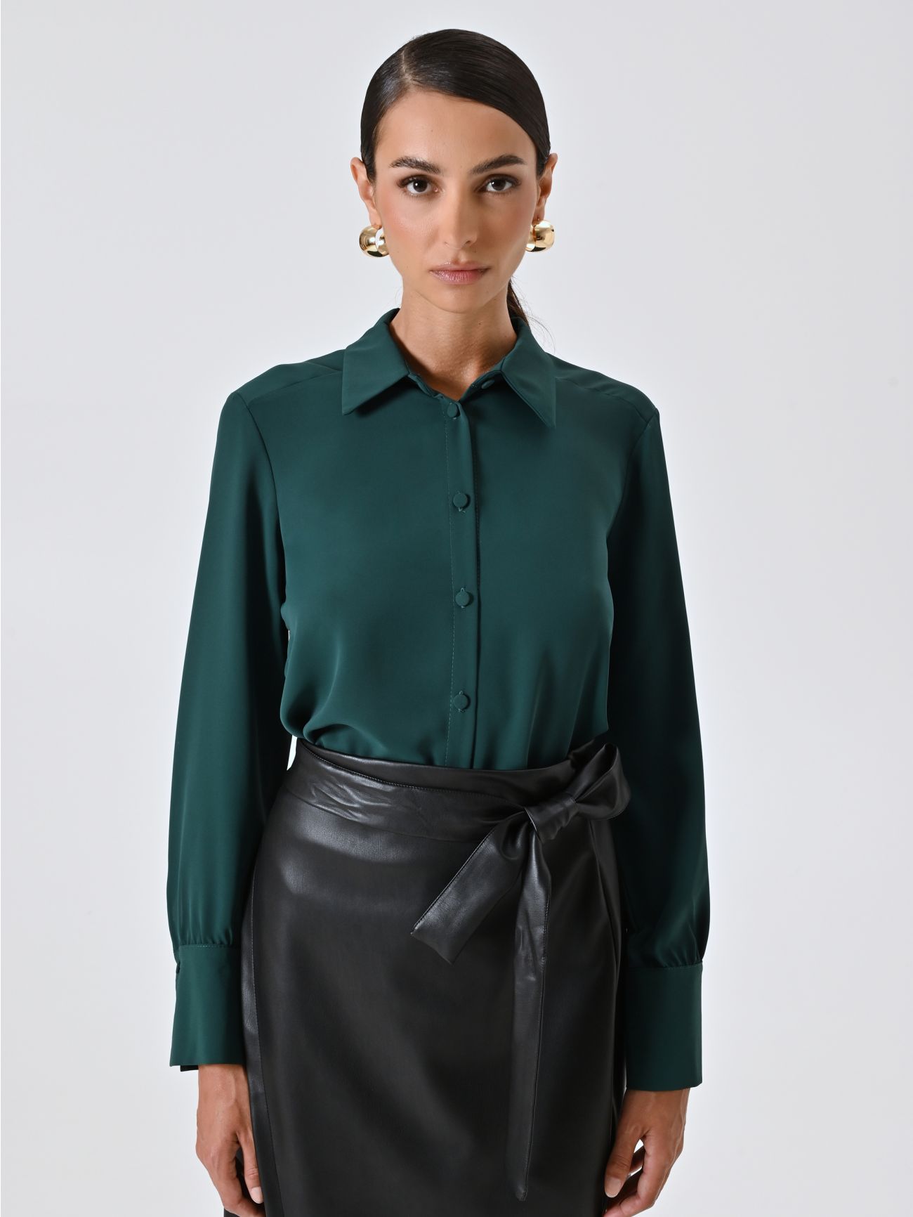 Camicia Verde con Bottoncini Ricoperti det_2