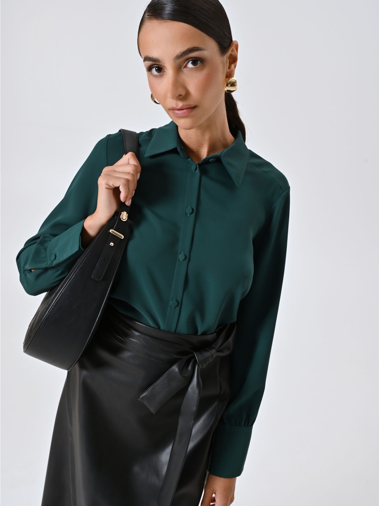 Camicia Verde con Bottoncini Ricoperti sp_e1