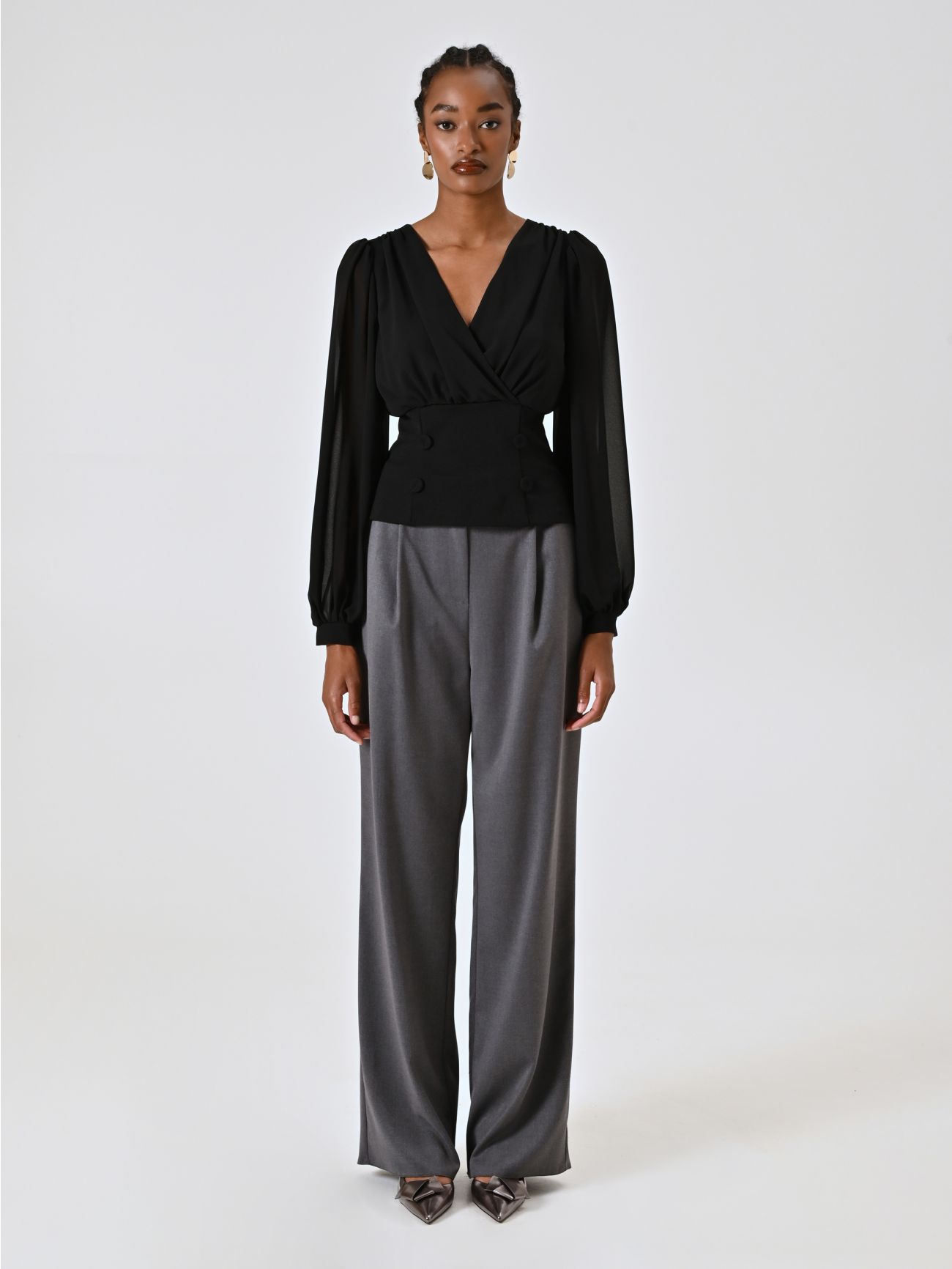Blusa in Georgette Nera con Bottoni Ricoperti det_1