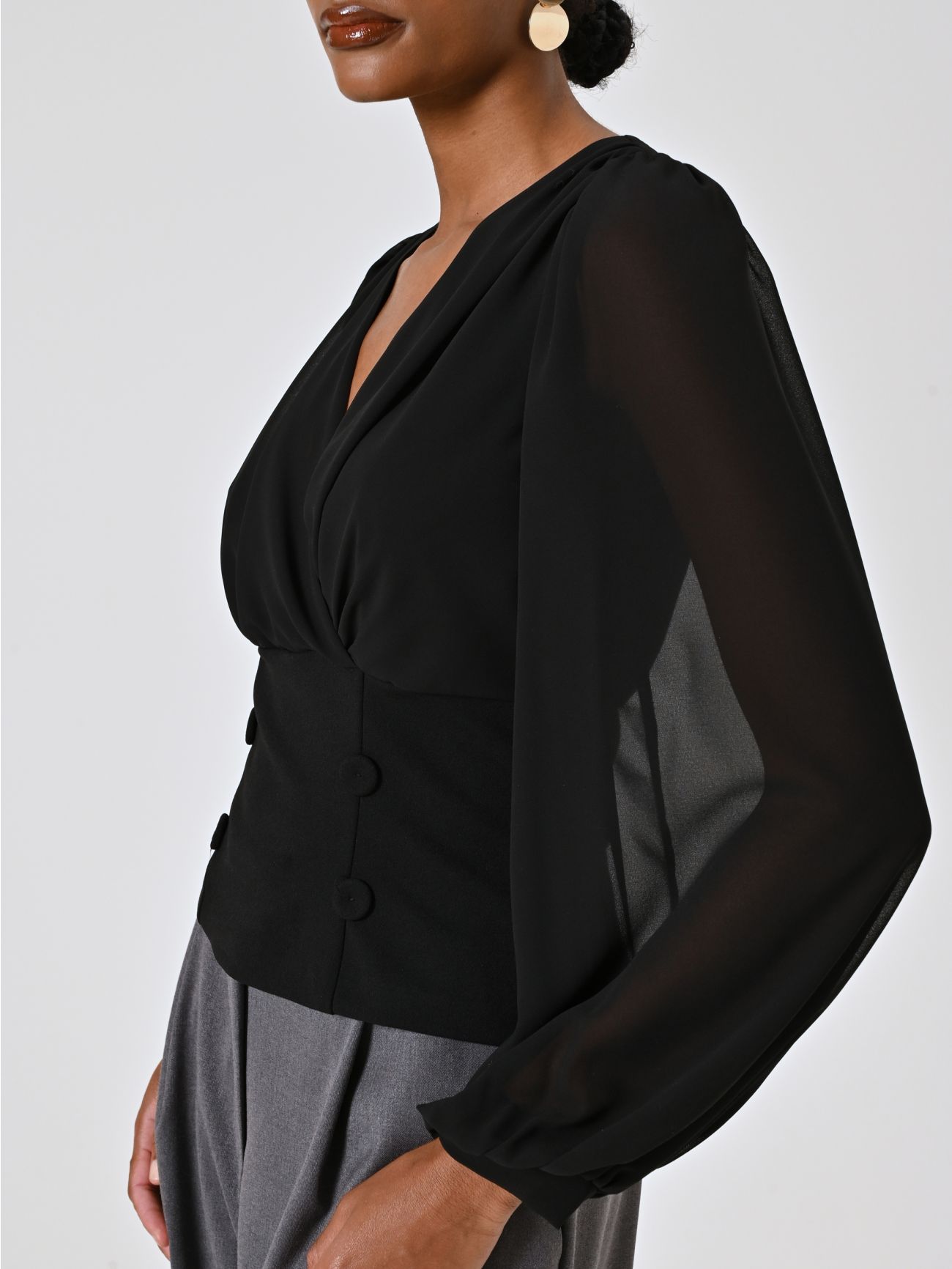 Blusa in Georgette Nera con Bottoni Ricoperti in_i5