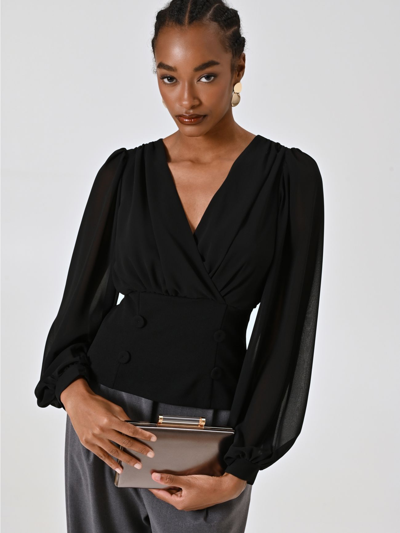 Blusa in Georgette Nera con Bottoni Ricoperti  Rinascimento
