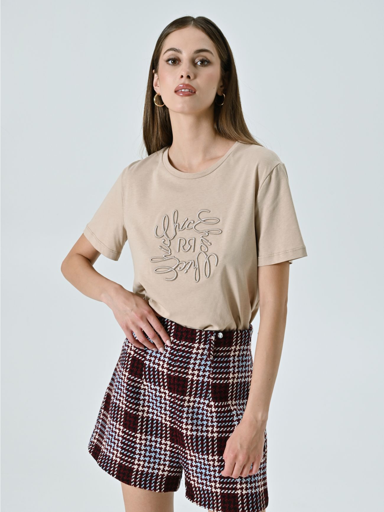 T-Shirt Beige con Ricamo in Rilievo in_i7