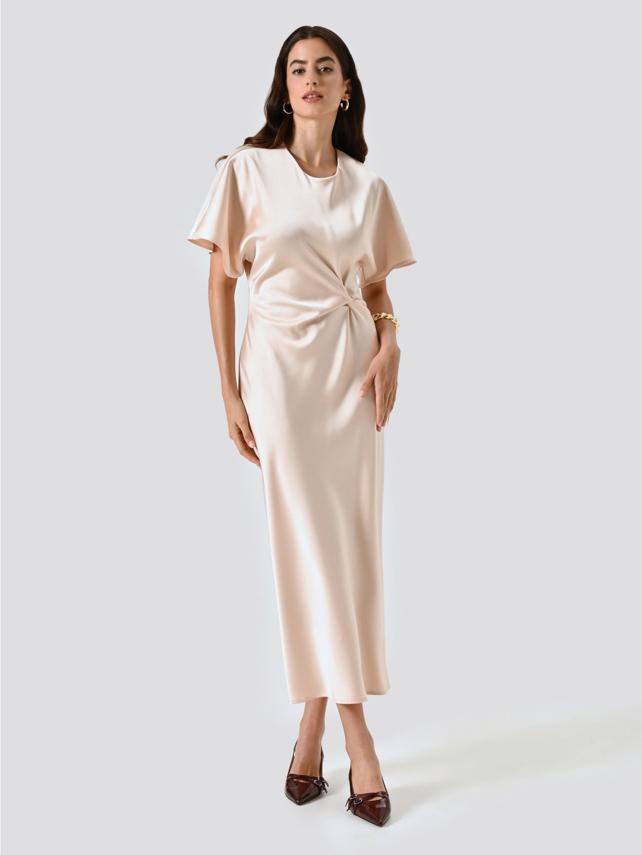 Beige Satin Dress with Knot in_i7
