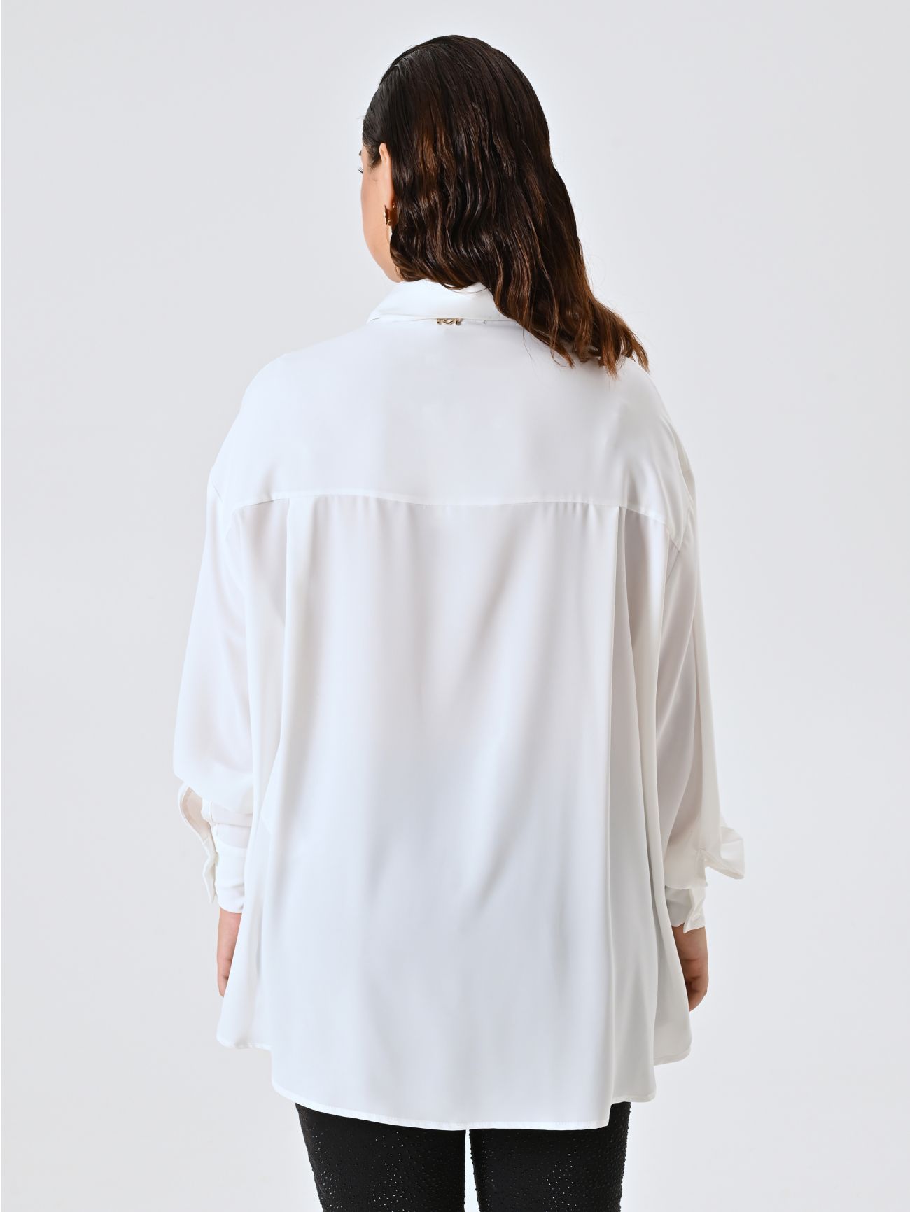 Curvy White Shirt det_3