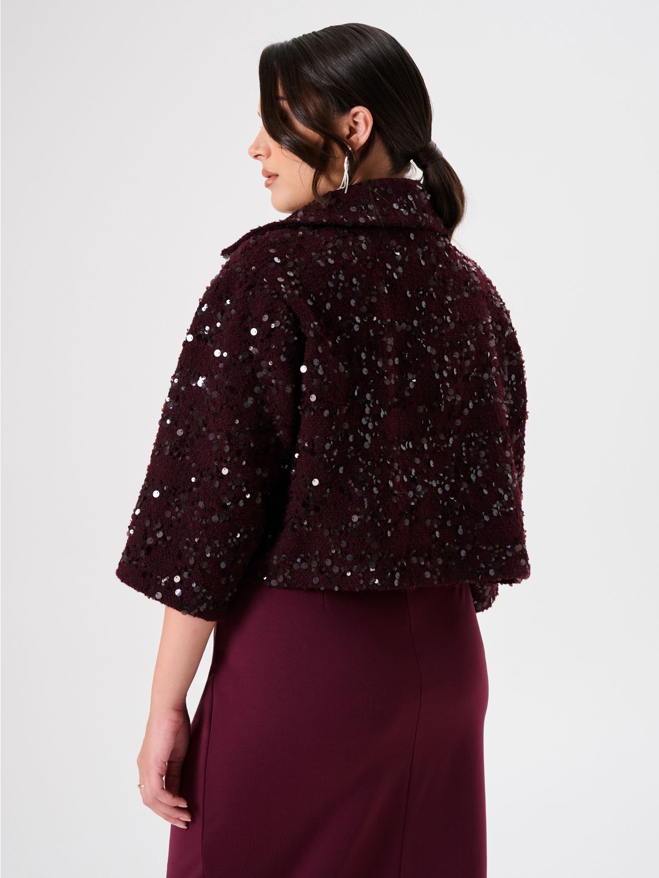 Cappotto Corto Curvy in Panno Bouclé Bordeaux con Paillettes in_i4