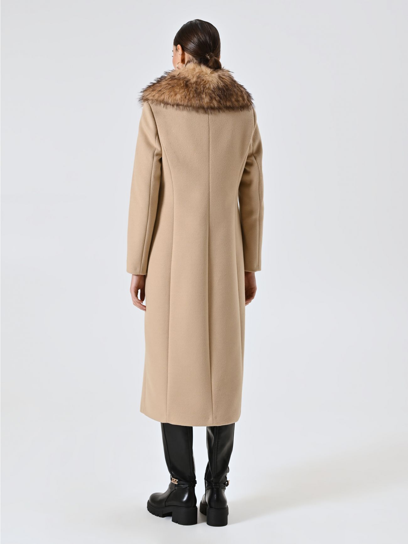 Manteau maxi couleur camel avec col en fourrure det_3