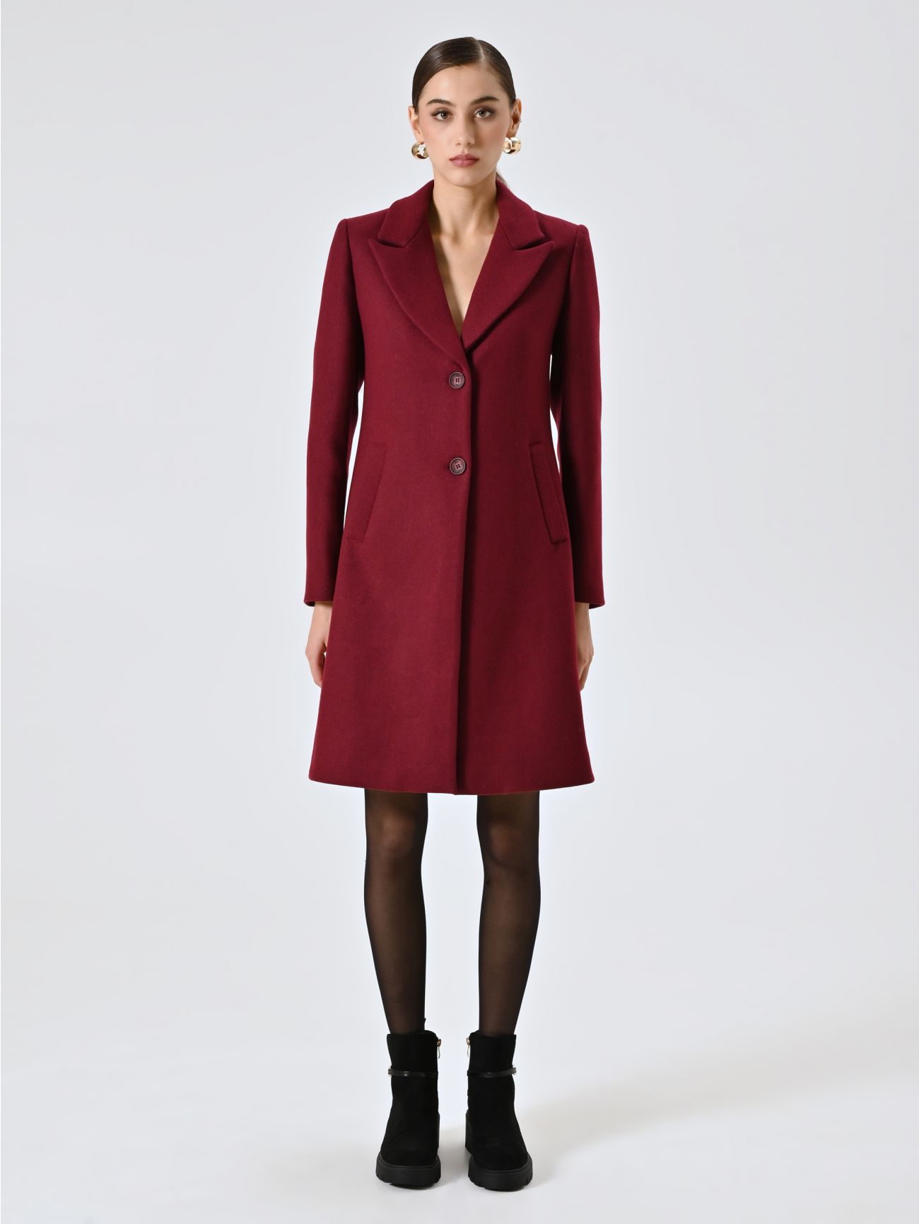Burgundy Coat with Peak Lapels det_1
