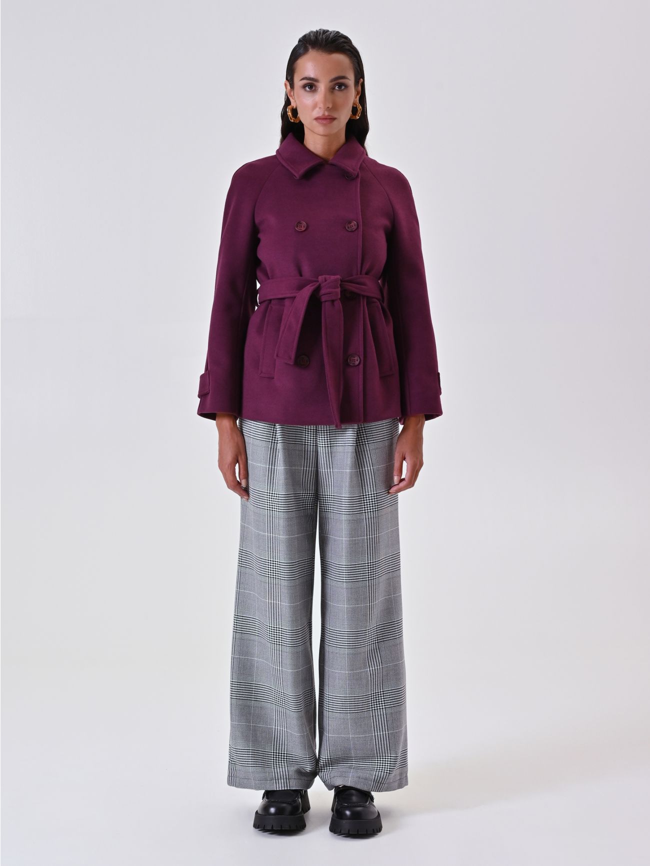 Manteau bordeaux court en velours det_1