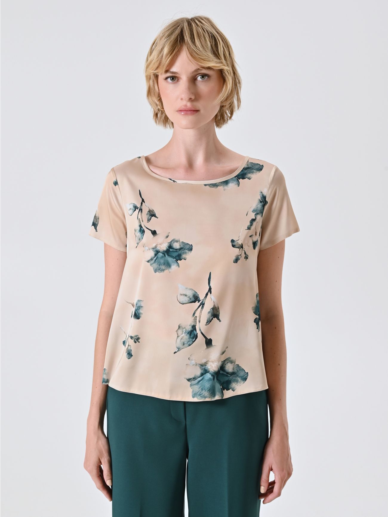 Blusa stampa Floreale Verde su Base Beige det_2