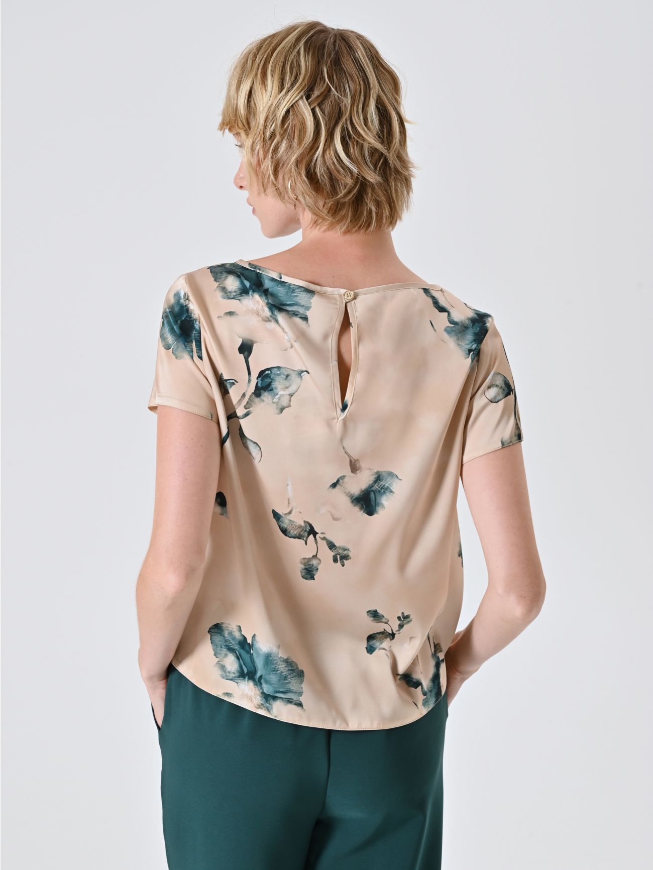 Blusa stampa Floreale Verde su Base Beige det_3