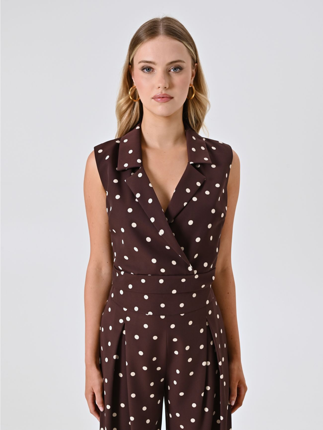 Brown Top with White Polka Dots det_2