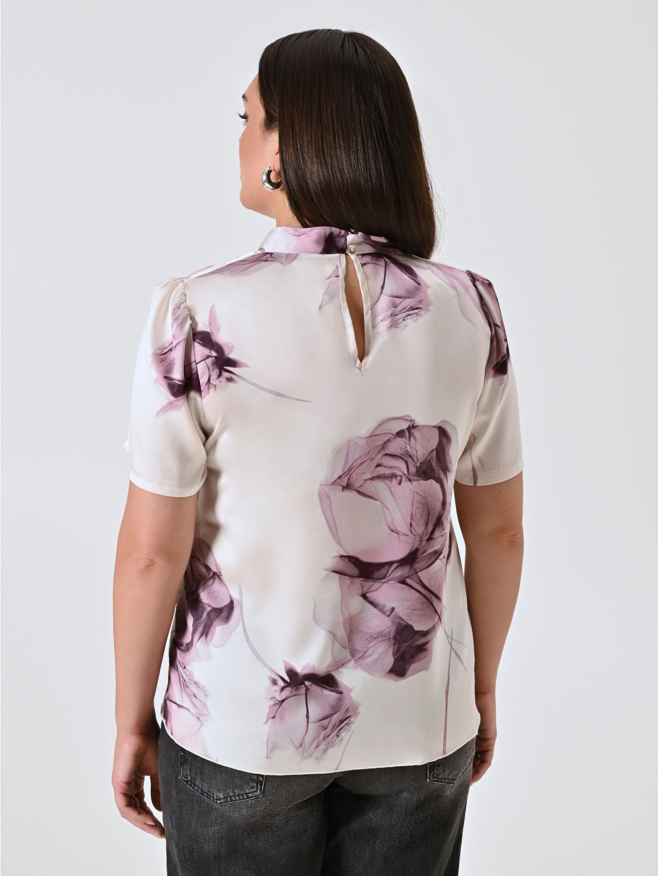 Blusa curvy con estampado floral det_3