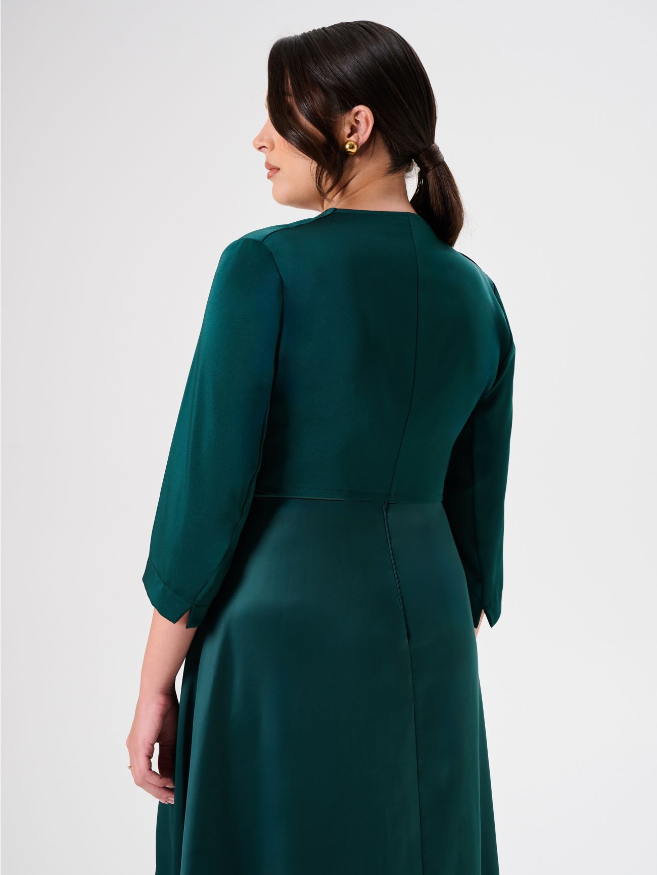 Bolero curvy en satén verde in_i4