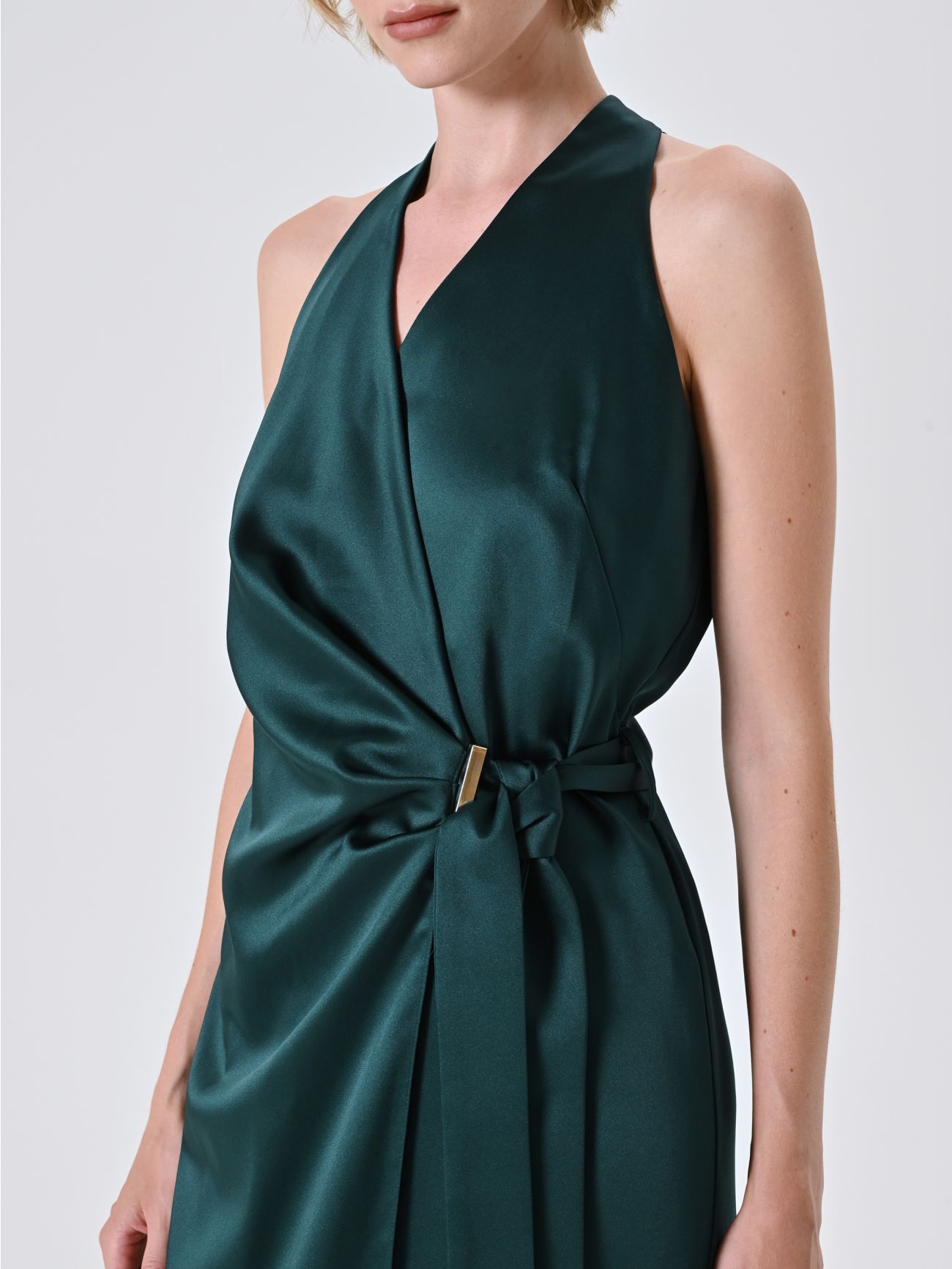 Vestido midi en satén verde in_i5