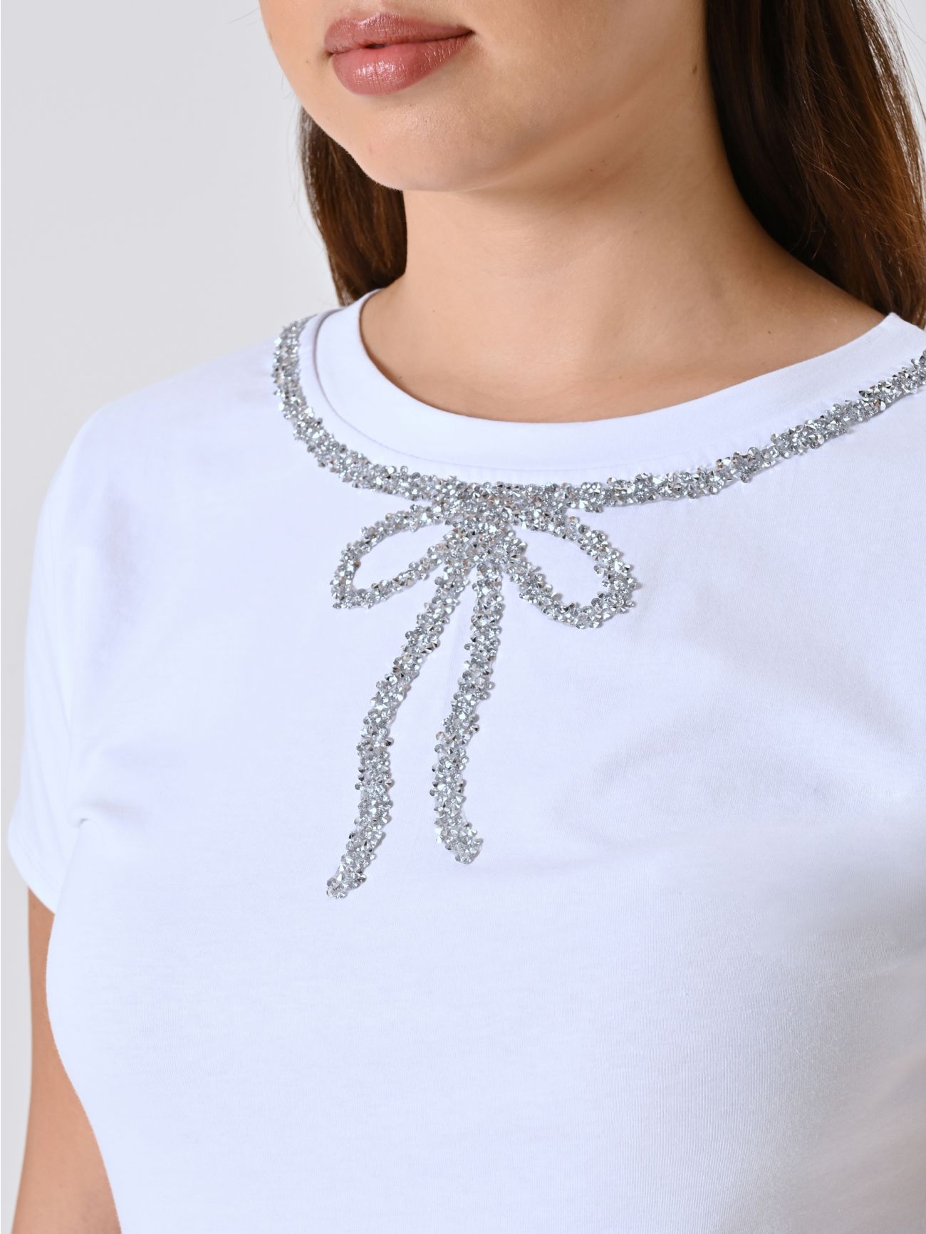  Curvy T-Shirt with Rhinestone Bow in_i5