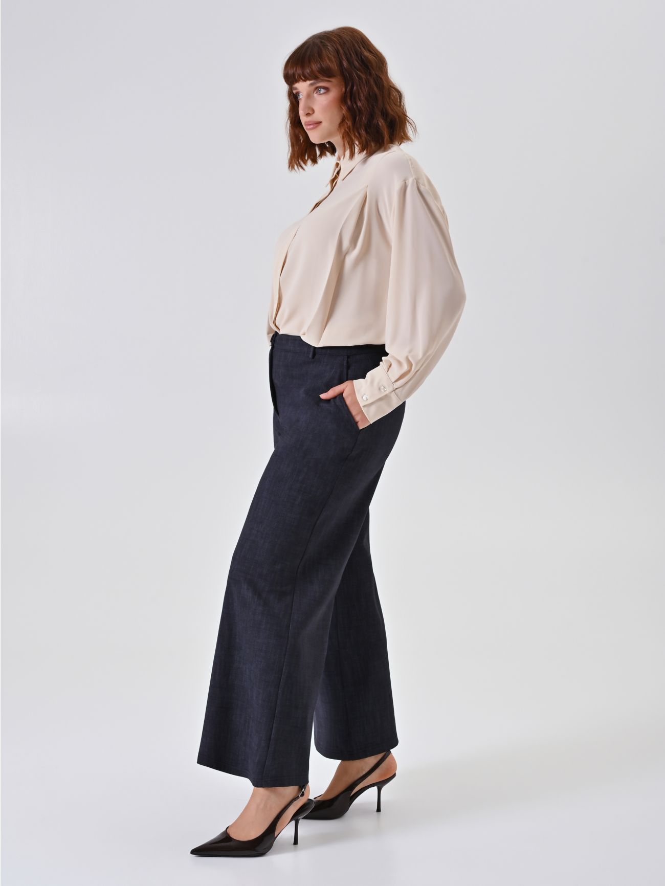 Curvy Slub Denim-Effect Milano Stitch Trousers in_i7