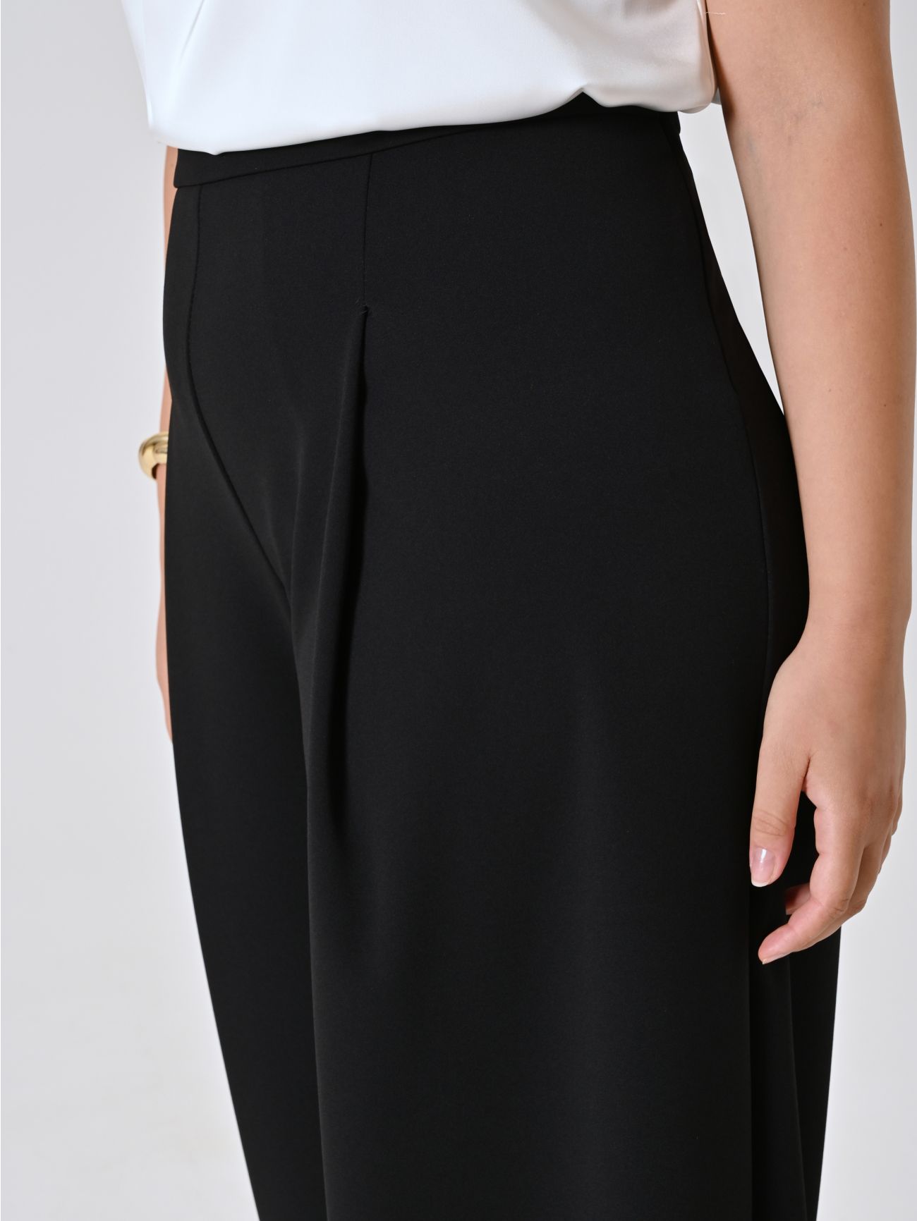 Curvy-Palazzo-Hose in Schwarz aus Cady in_i5