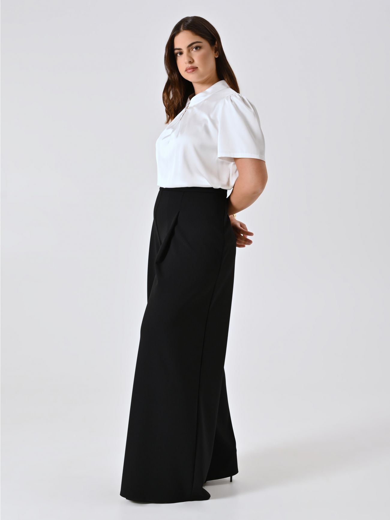 Curvy-Palazzo-Hose in Schwarz aus Cady in_i7