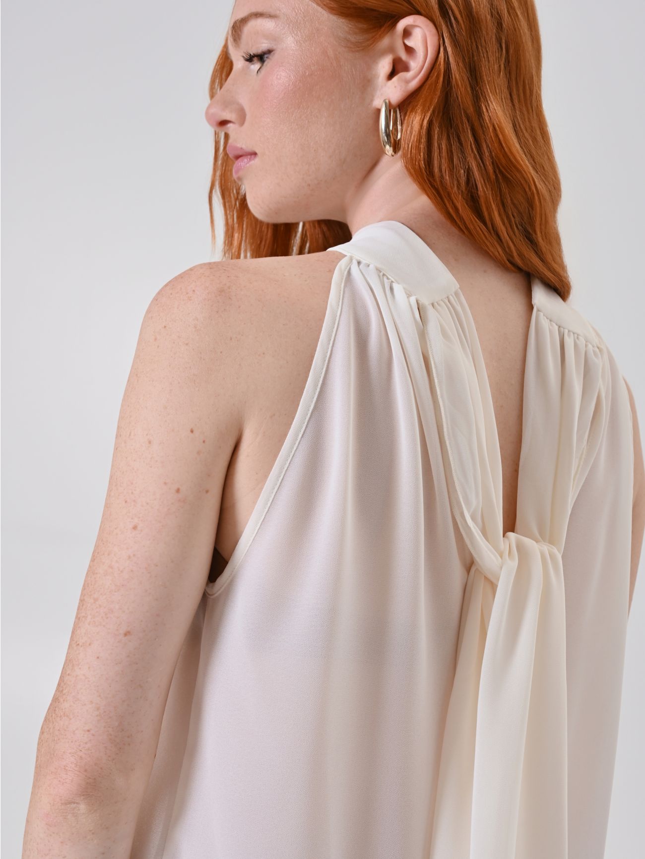 Top Bianco con Maxi Fiocco  in_i5