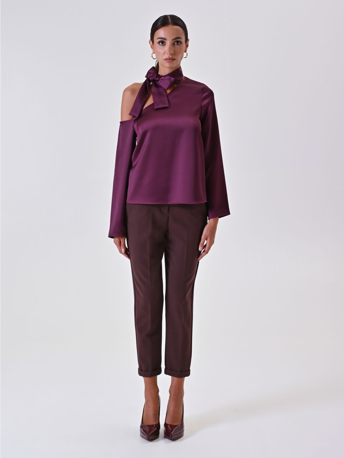 Asymmetrical Burgundy Blouse with Bow det_1