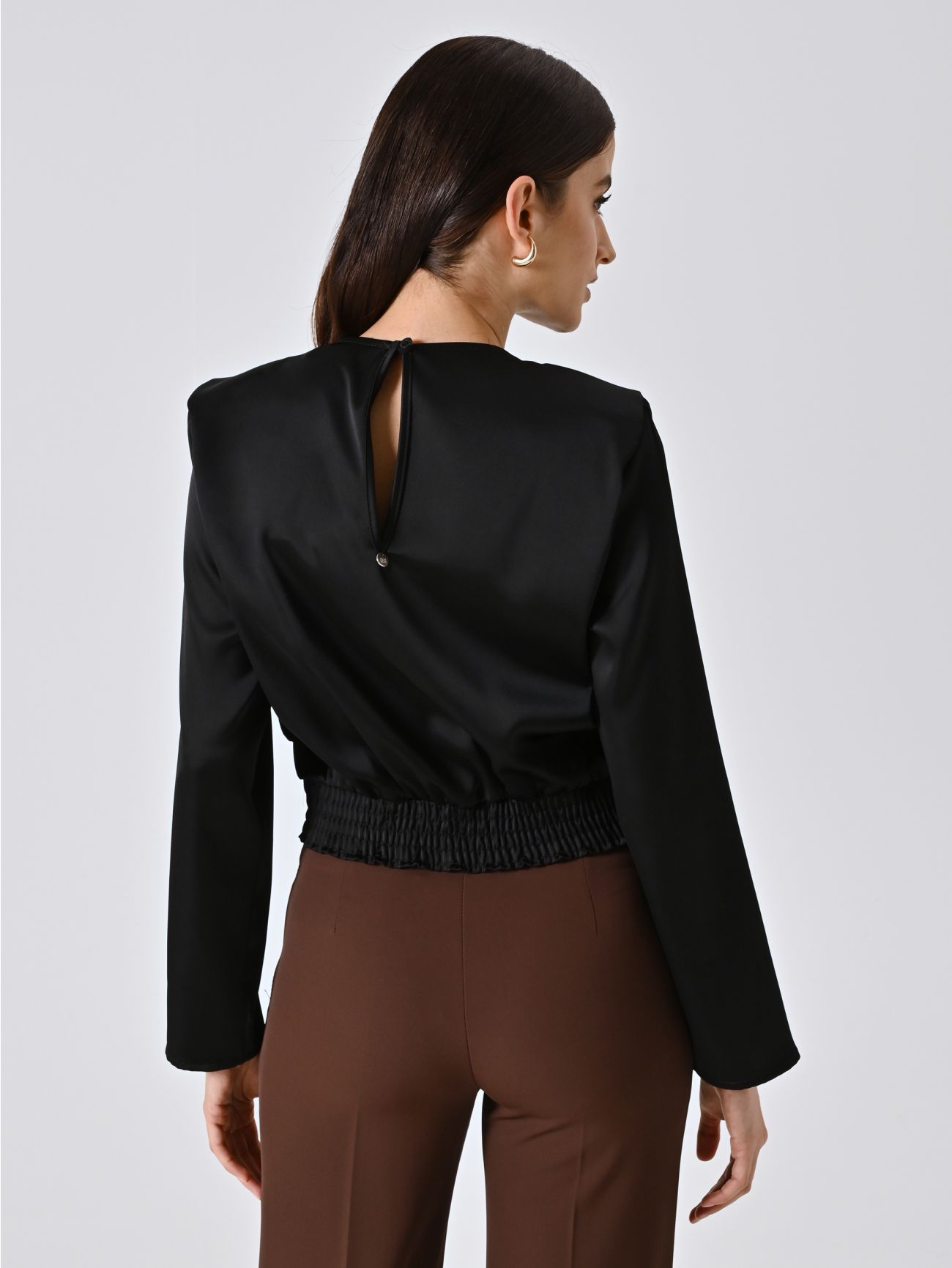 Blusa Nera con Spalline in Raso 3 Rinascimento Blusa Nera con Spalline in Raso det_3